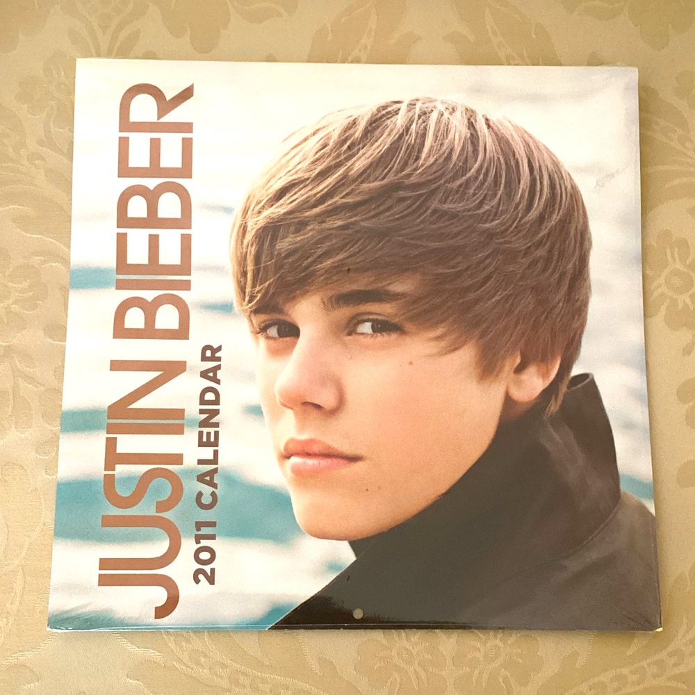 JUSTIN BIEBER 2011 Wall Calendar